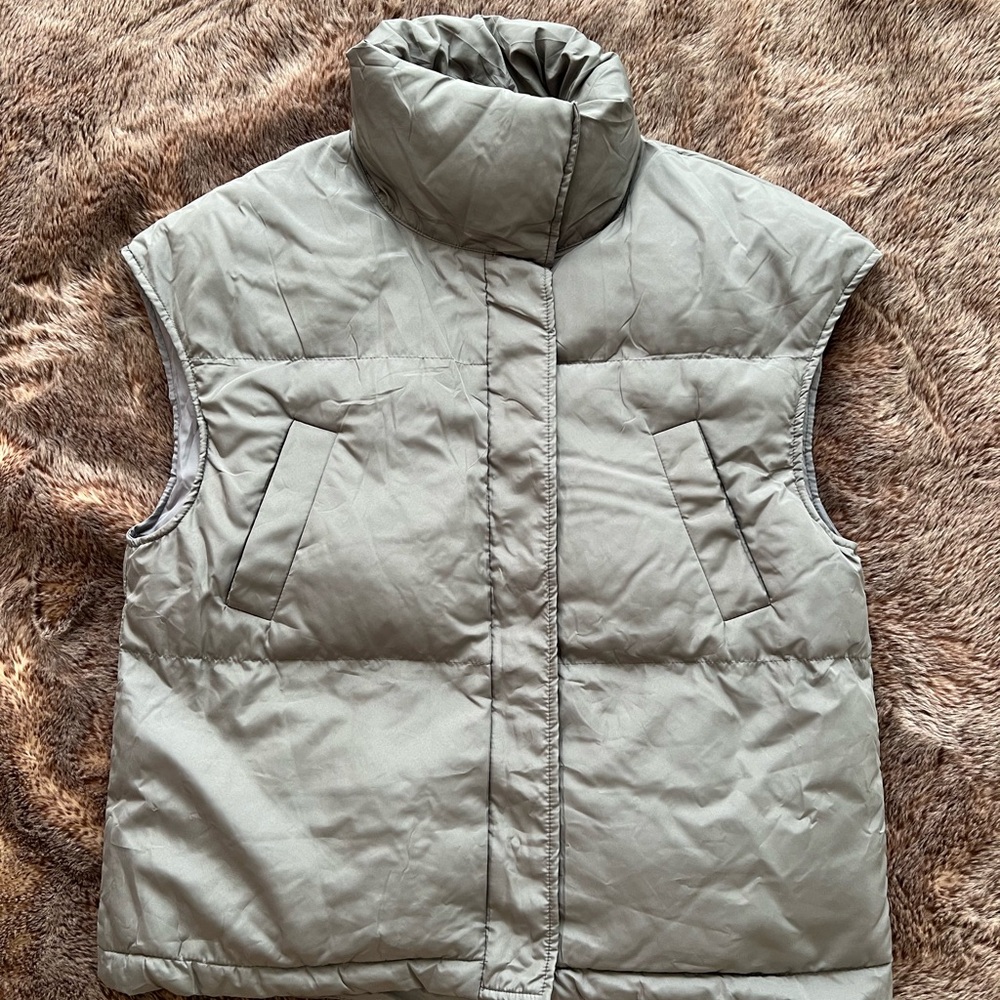 Women's Gray Oversized Puffer Vest